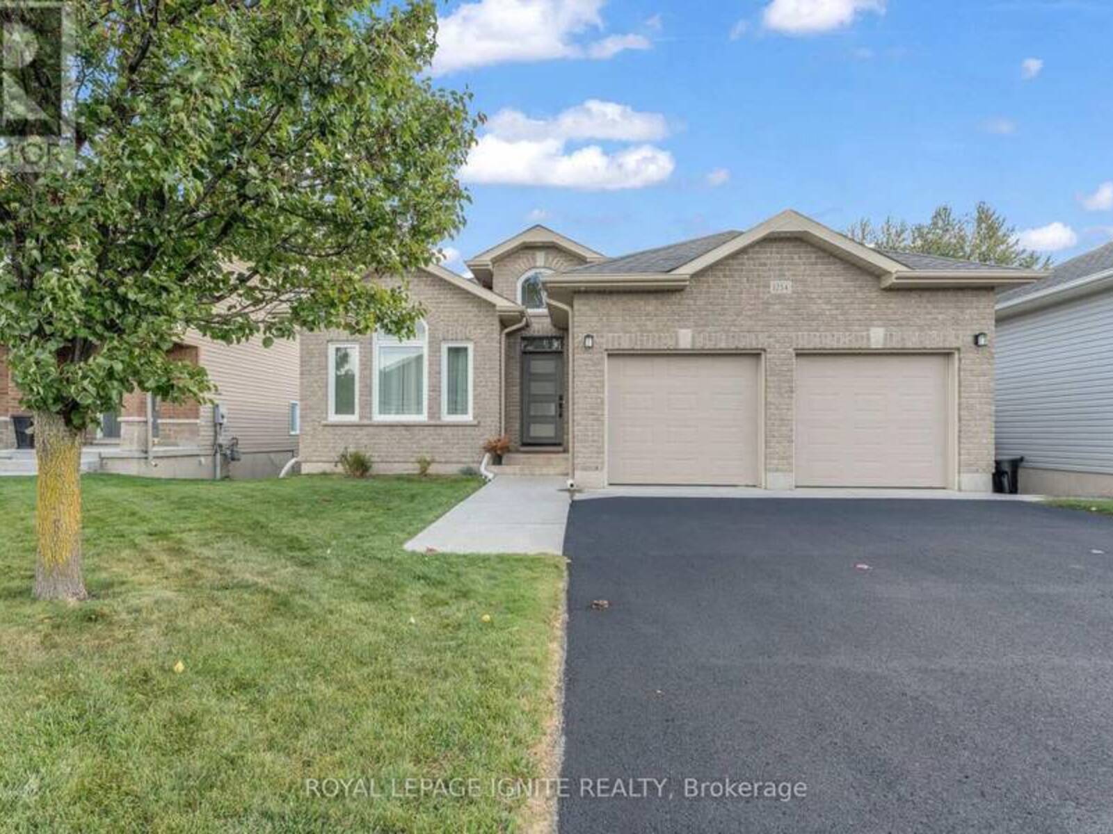 1234 MAZZOLIN CRESCENT, Kingston, Ontario K7P 0G7