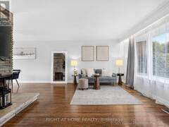 100 PERIVALE CRESCENT Toronto Ontario, M1J 2C3