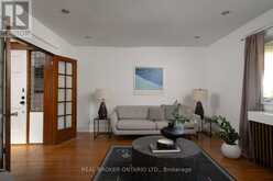 100 OAK PARK AVENUE | Toronto Ontario | Slide Image Nine