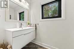 61 BARNWOOD DRIVE | Richmond Hill Ontario | Slide Image Twenty-one
