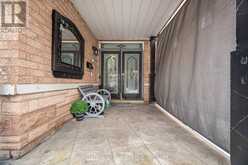 67 OLDE TOWN ROAD | Brampton Ontario | Slide Image Four