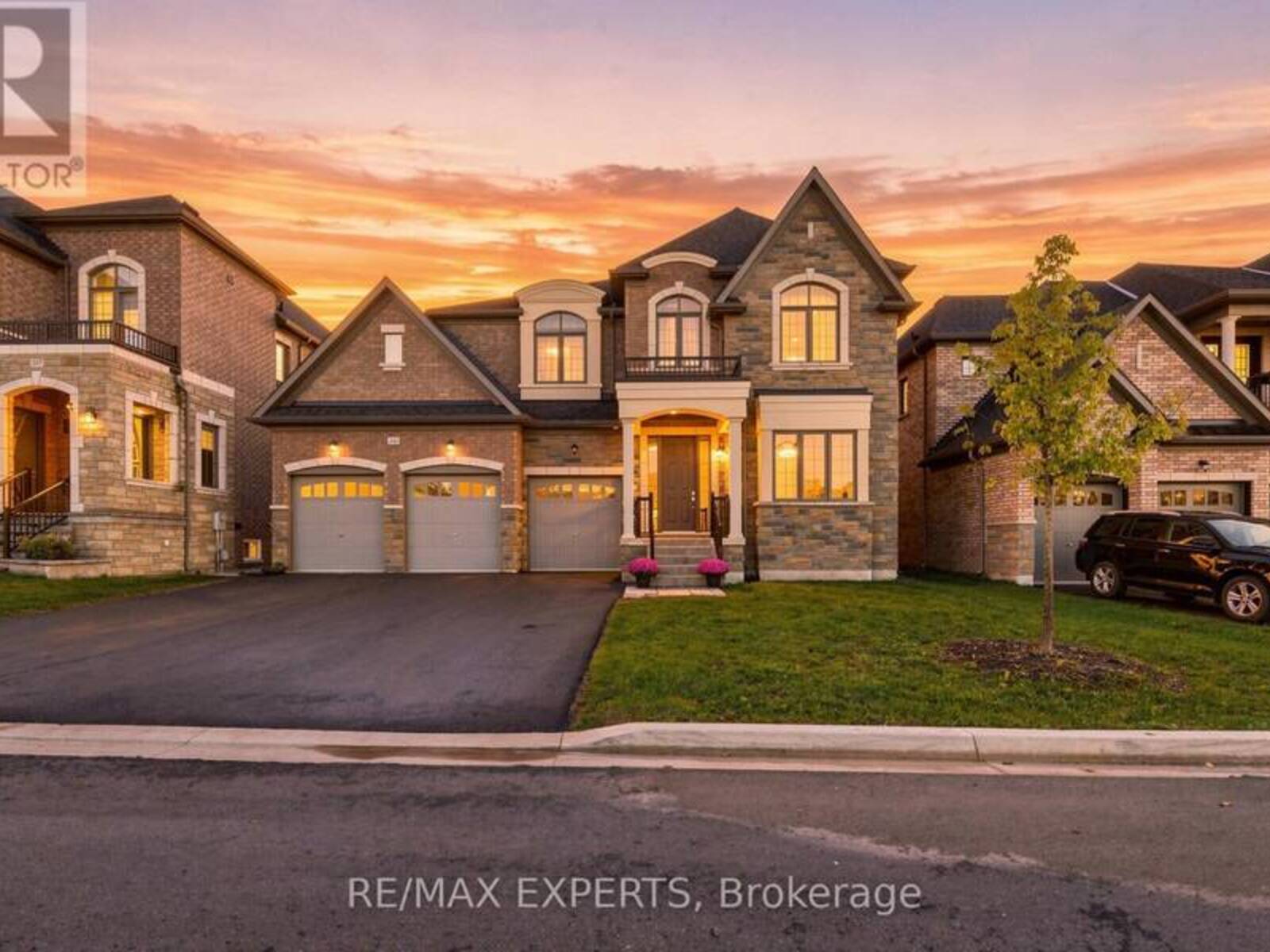 211 STORMONT TRAIL, Vaughan, Ontario L4H 4P6