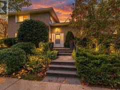 220 EDENBRIDGE DRIVE Toronto Ontario, M9A 3H1