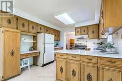 213 THE KINGSWAY | Toronto Ontario | Slide Image Nine