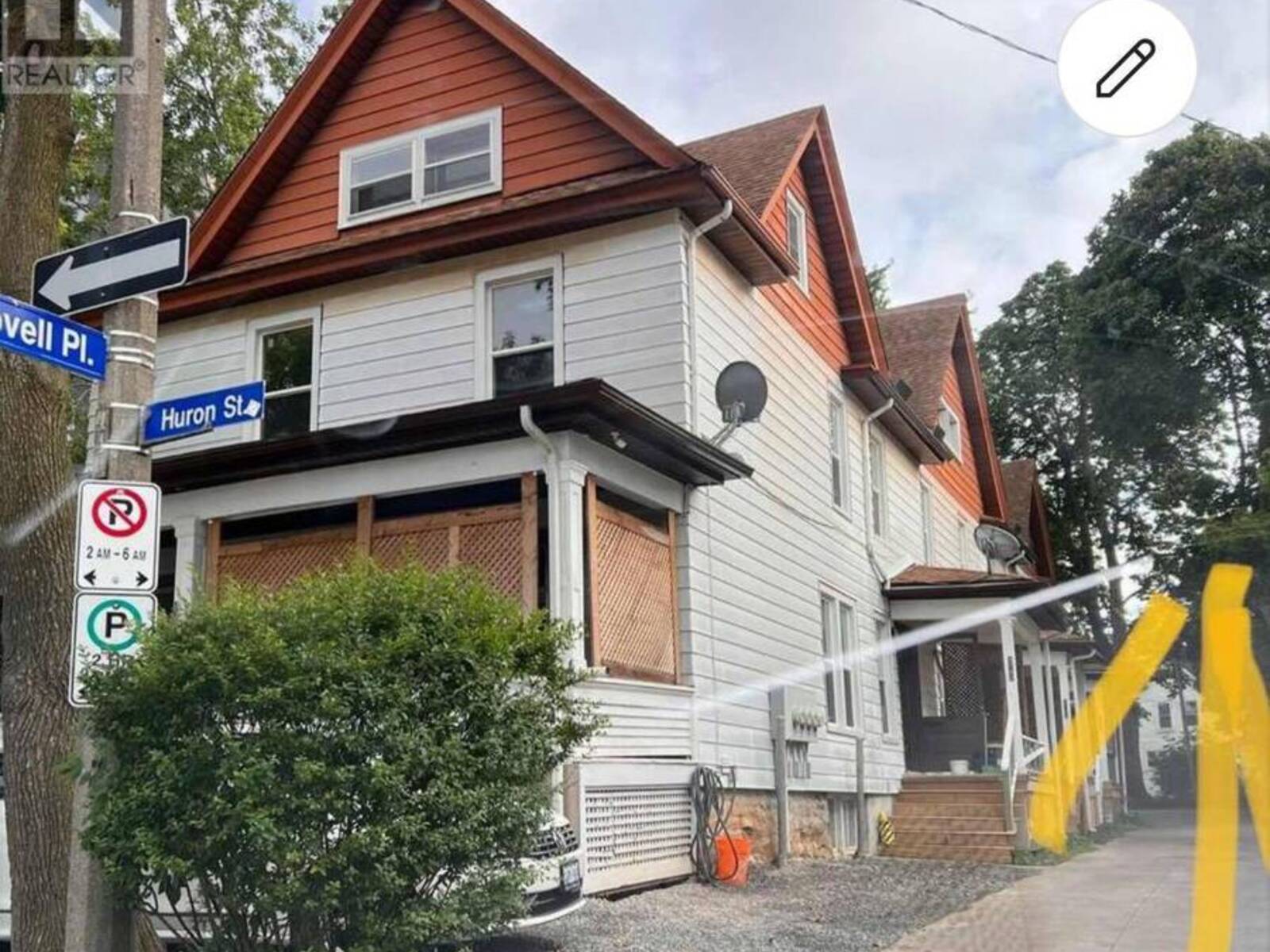 4440 HURON STREET, Niagara Falls, Ontario L2E 2G9