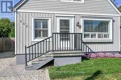 202 EAST 26TH STREET | Hamilton Ontario | Slide Image Four