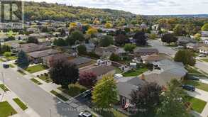 21 GREEN FOREST DRIVE | Hamilton Ontario | Slide Image Three
