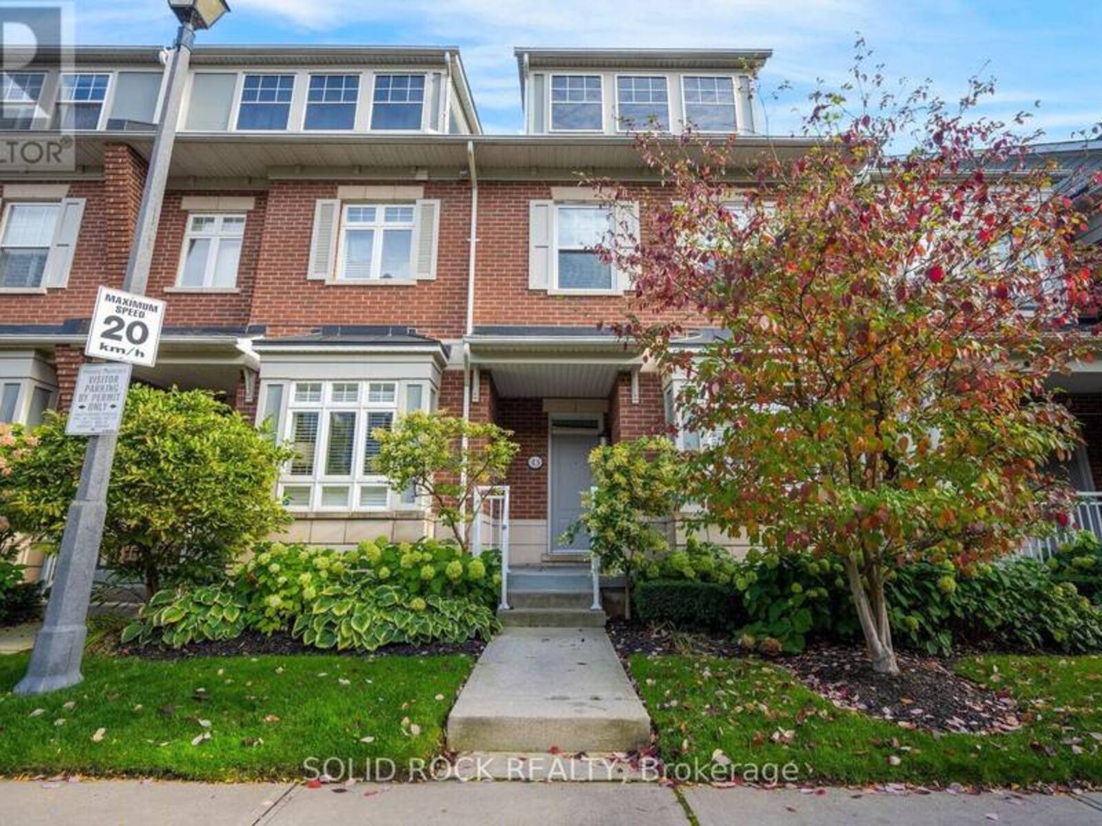 13 COMPASS WAY, Mississauga, Ontario L5G 4T8