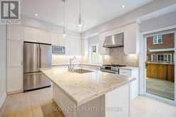 13 COMPASS WAY | Mississauga Ontario | Slide Image Fifteen