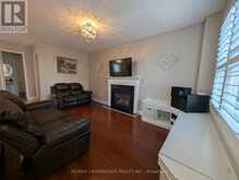 94 VIOLET STREET | Barrie Ontario | Slide Image Four