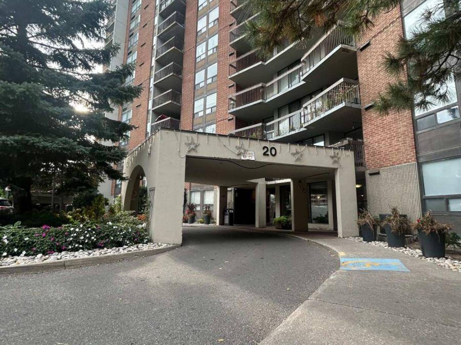 1801 - 20 MISSISSAUGA VALLEY BOULEVARD, Mississauga, Ontario L5A 3S1