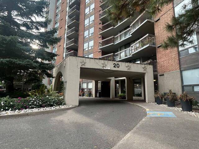 1801 - 20 MISSISSAUGA VALLEY BOULEVARD Mississauga Ontario, L5A 3S1 - 3 Bedrooms Condo For Sale