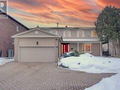 197 GARDEN AVENUE Richmond Hill Ontario, L4C 6L8