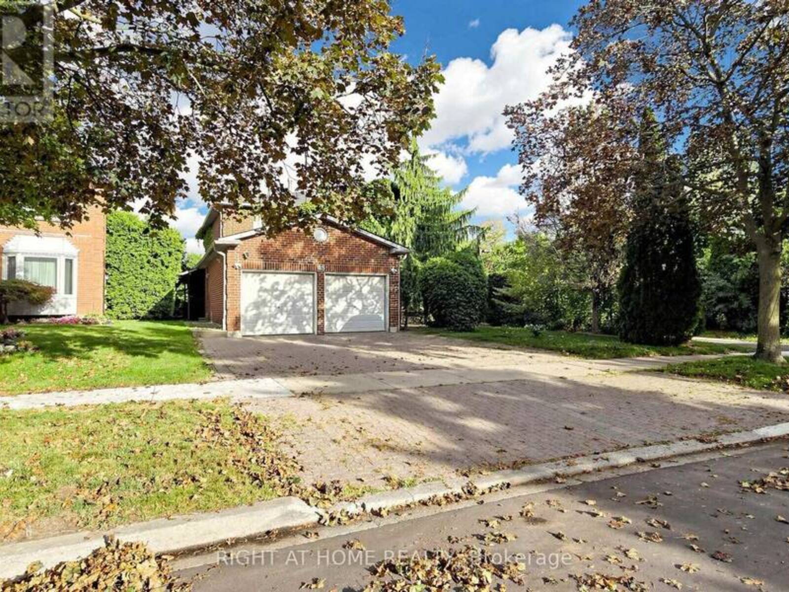 43 TOPHAM CRESCENT, Richmond Hill, Ontario L4C 9H1