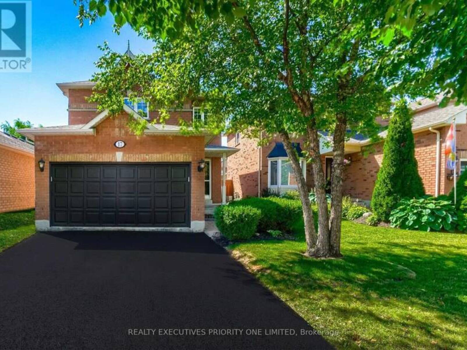 17 DRAKE DRIVE, Barrie, Ontario L4N 8W3