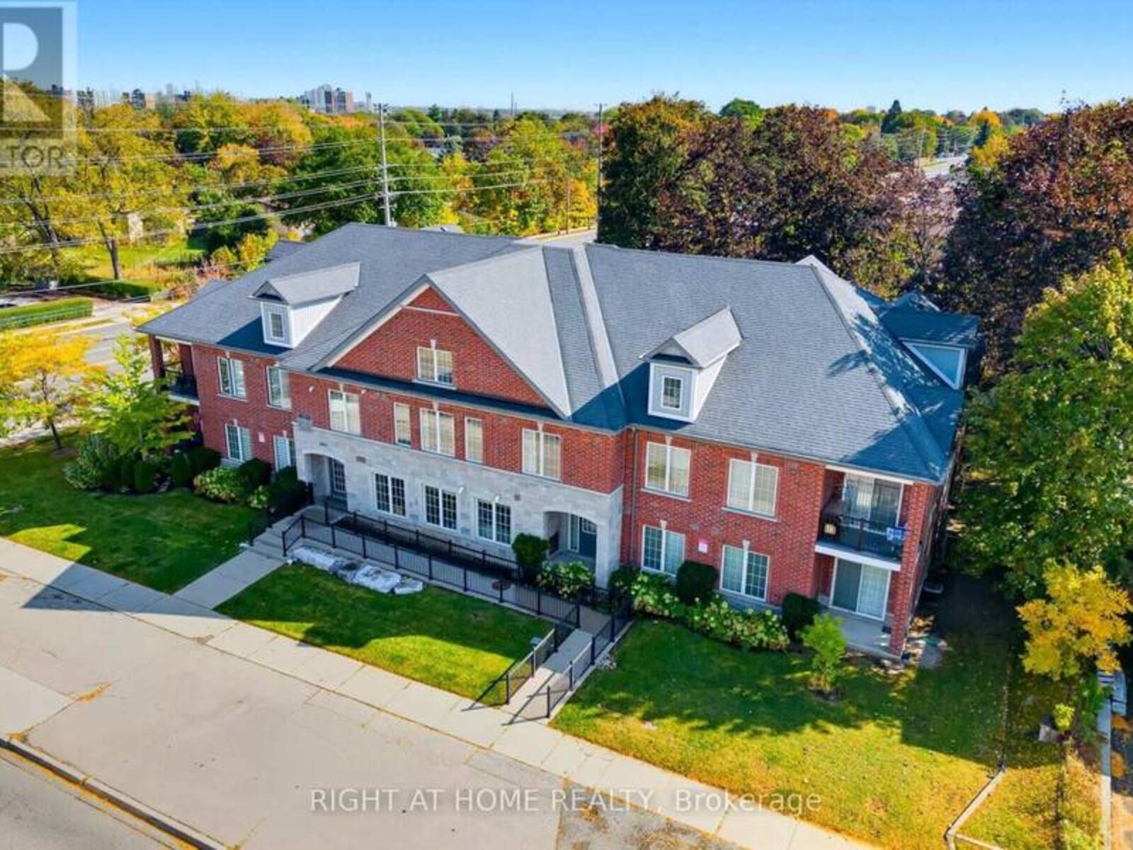 960 BLOOR STREET, Mississauga, Ontario L4Y 2N1
