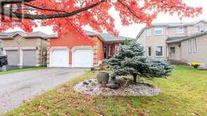 142 RAYMOND CRESCENT | Barrie Ontario | Slide Image Two