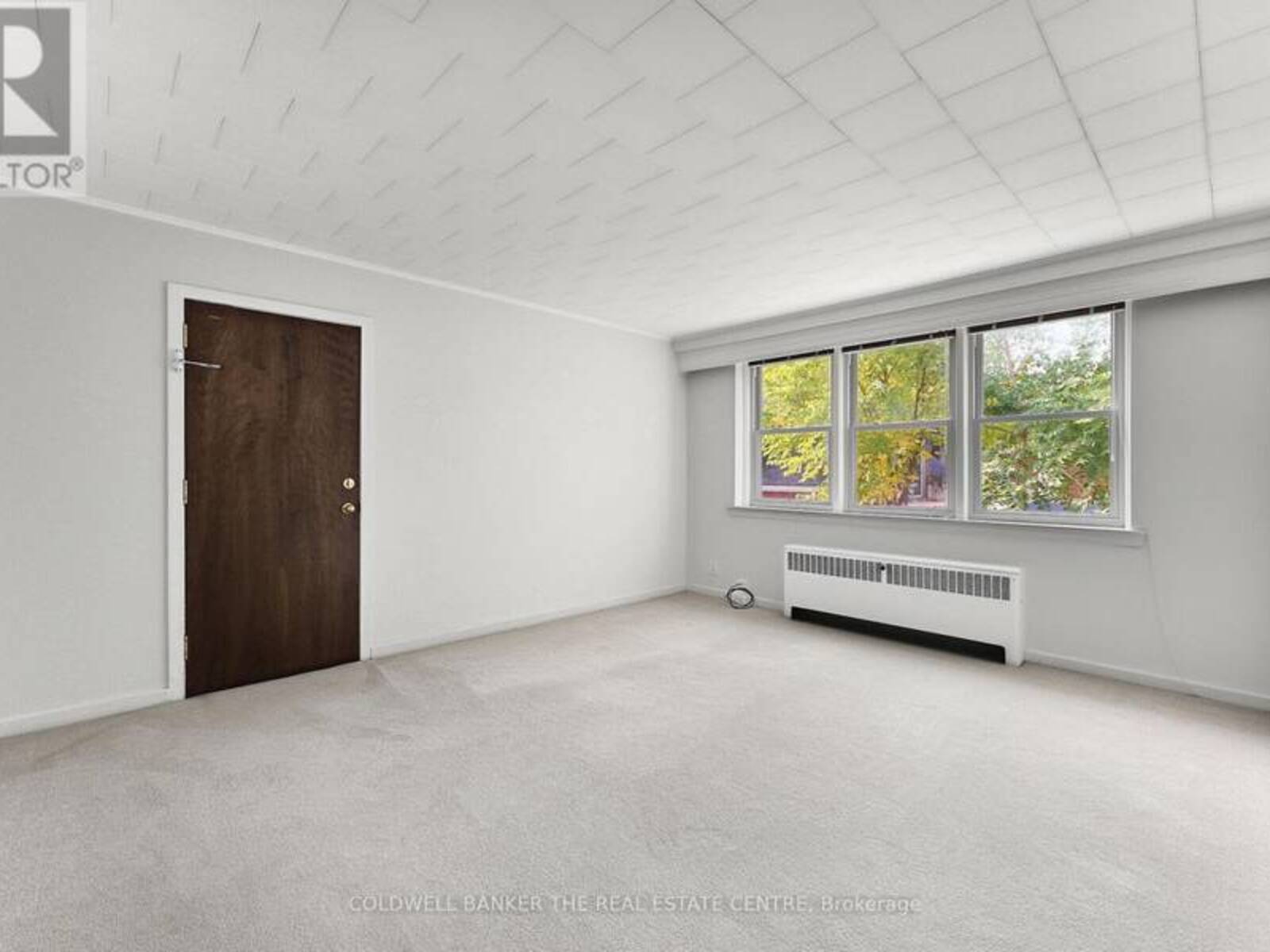 9 - 4 ROBINSON STREET, Hamilton, Ontario L8P 1Y5