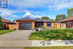 96 MUNRO CRESCENT | Uxbridge Ontario | Slide Image Two