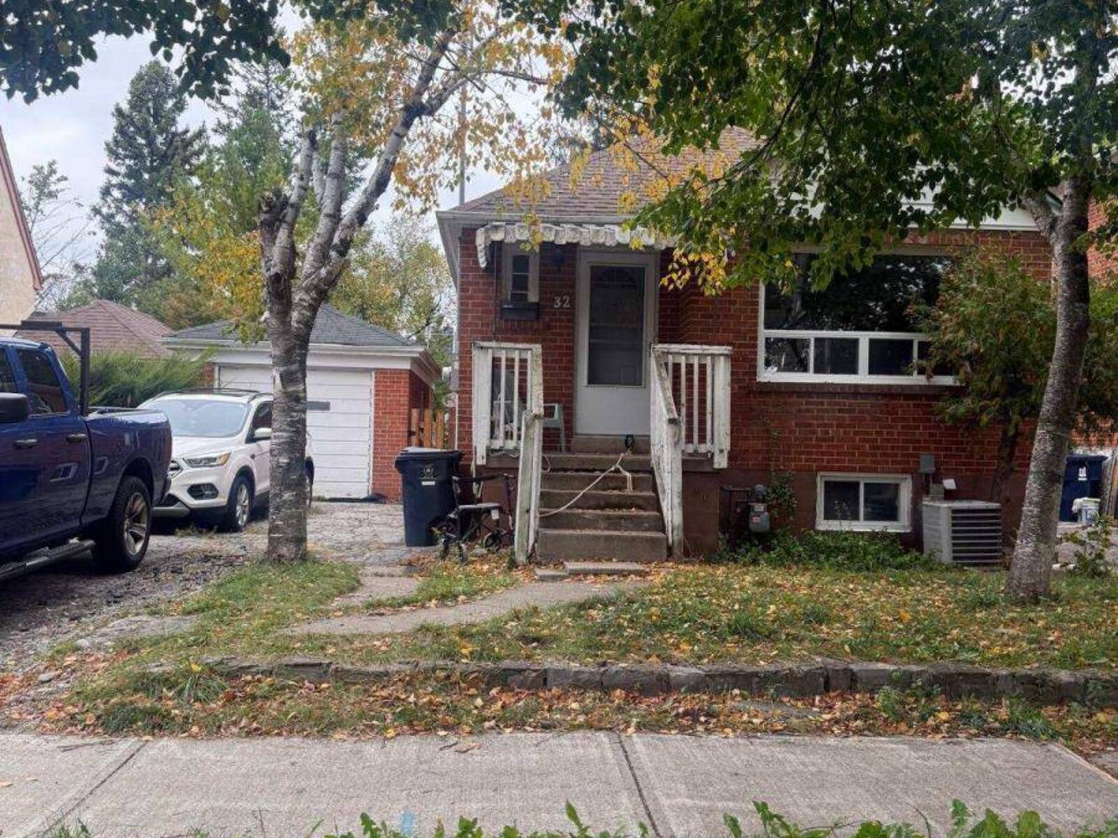 32 NEWTON DRIVE, Toronto, Ontario M2M 2M7