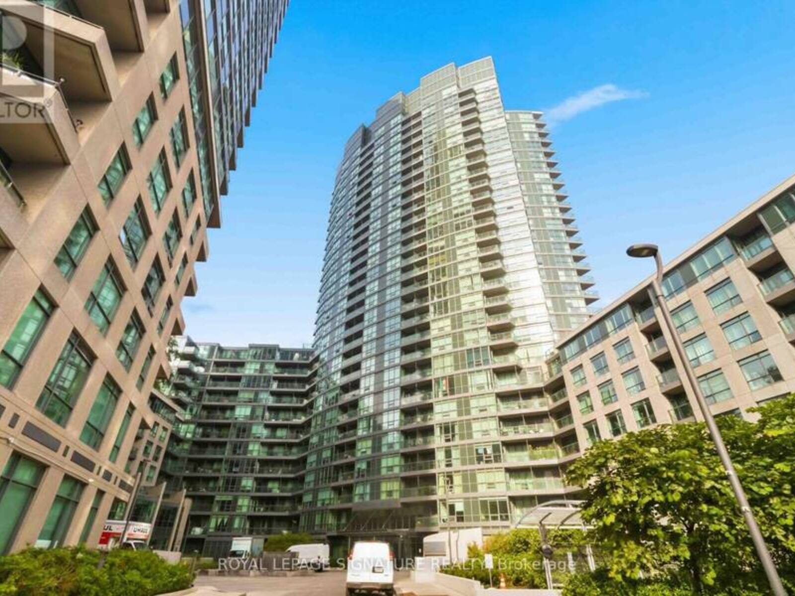 225 - 231 FORT YORK BOULEVARD, Toronto, Ontario M5V 1B2