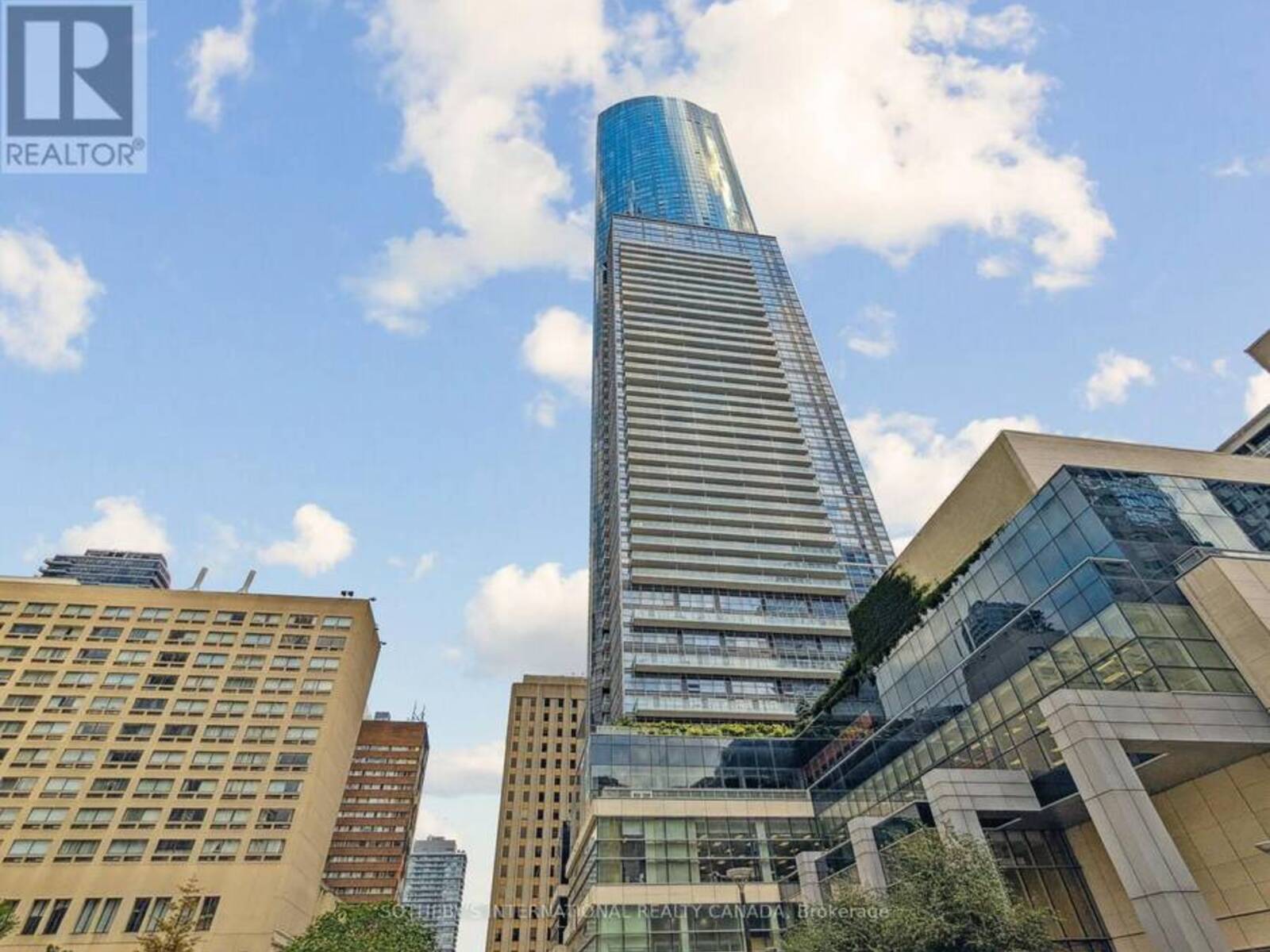 602 - 386 YONGE STREET, Toronto, Ontario M5B 0A5