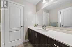 25 PEAR BLOSSOM WAY | East Gwillimbury Ontario | Slide Image Thirty-three