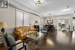 25 PEAR BLOSSOM WAY | East Gwillimbury Ontario | Slide Image Seven