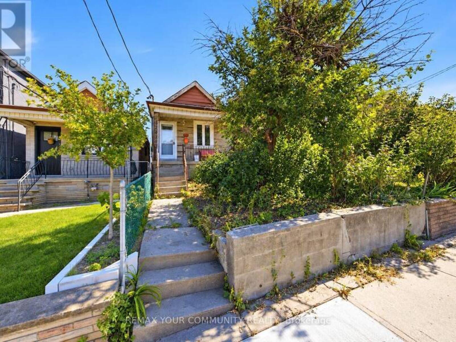 279 MCROBERTS AVENUE, Toronto, Ontario M6E 4P8