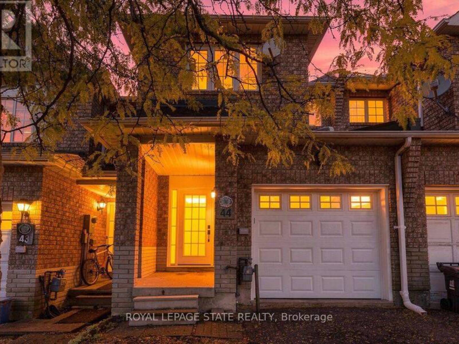 44 VIEWCREST CIRCLE, Toronto, Ontario M9W 7G6