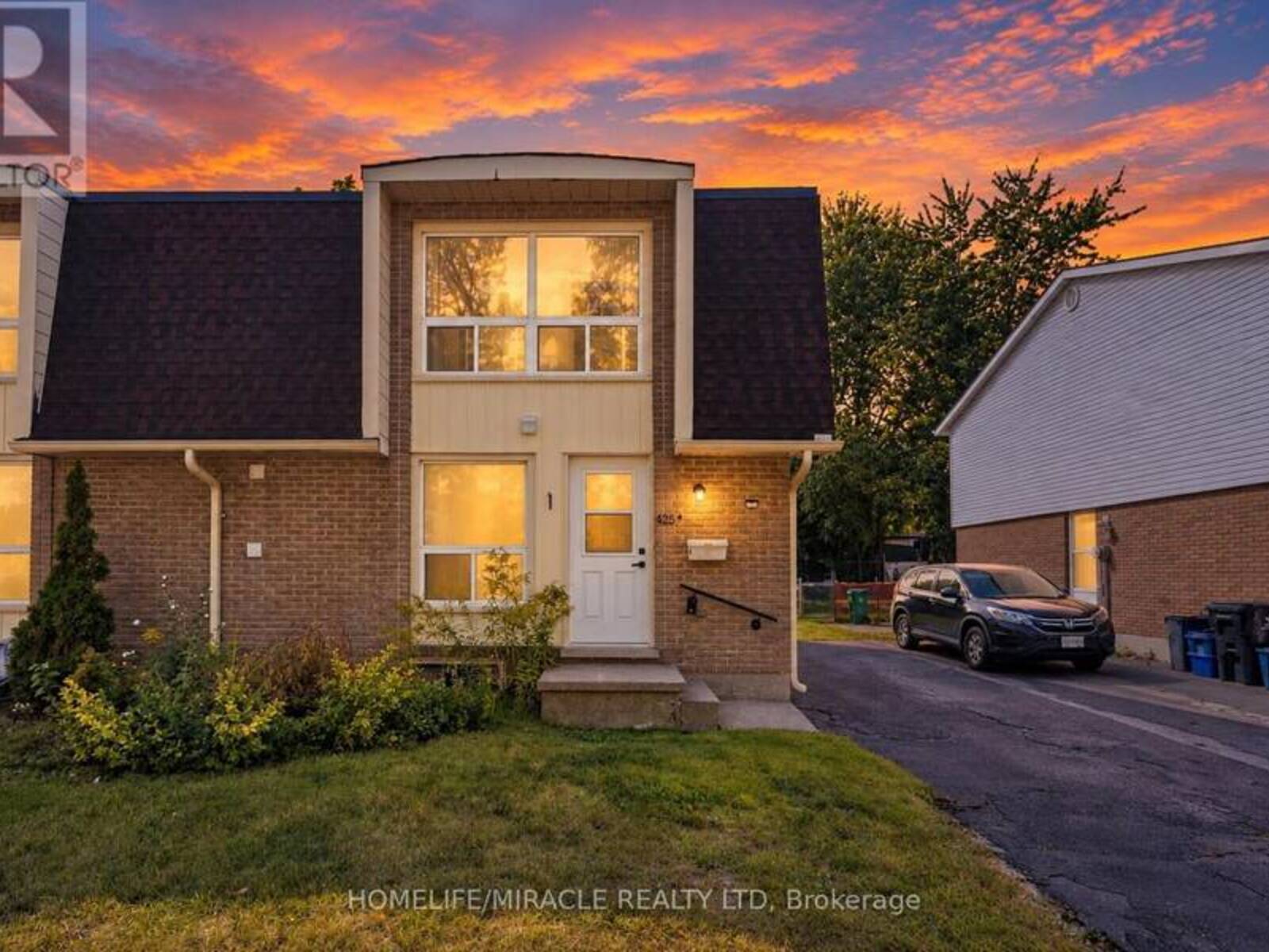 B - 425 DUNVEGAN DRIVE, Waterloo, Ontario N2K 2C8