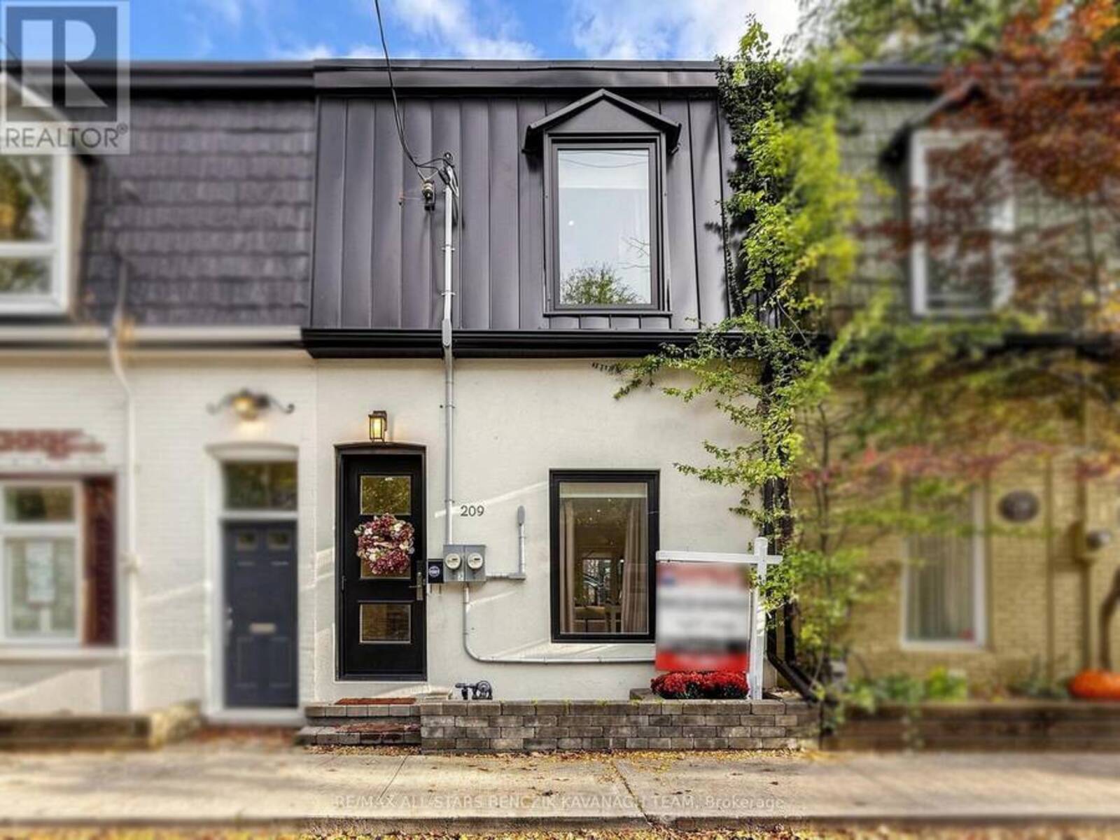 209 MARLBOROUGH PLACE, Toronto, Ontario M5R 3J5