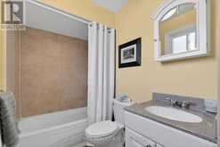 1068 WILDWOOD DRIVE | Newmarket Ontario | Slide Image Twenty-one