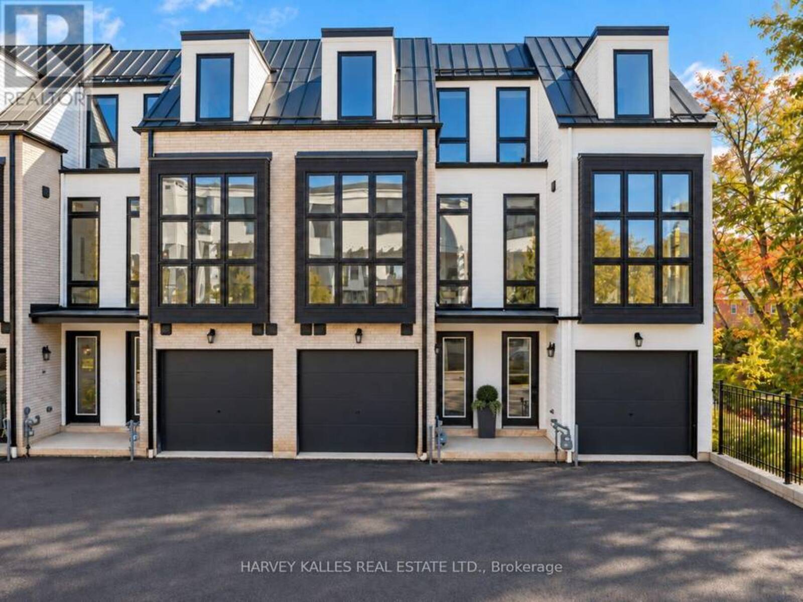3 - 138 EAST STREET, Oakville, Ontario L6L 0H9