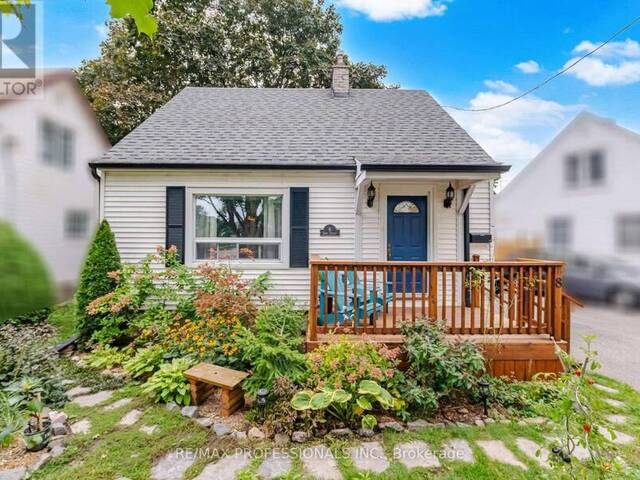 8 SMITH CRESCENT Toronto Ontario, M8Z 3X5 - 3 Bedrooms Home For Sale