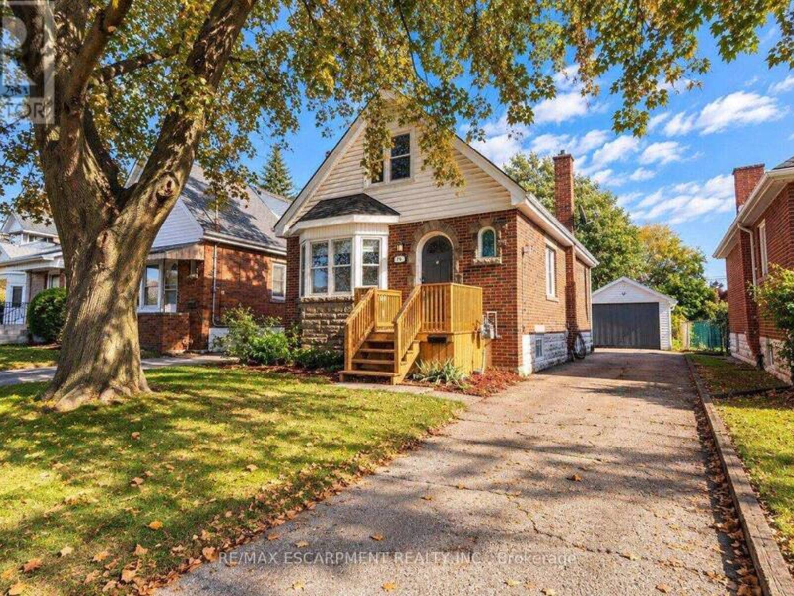 75 BARONS AVENUE, Hamilton, Ontario L8K 2Y4