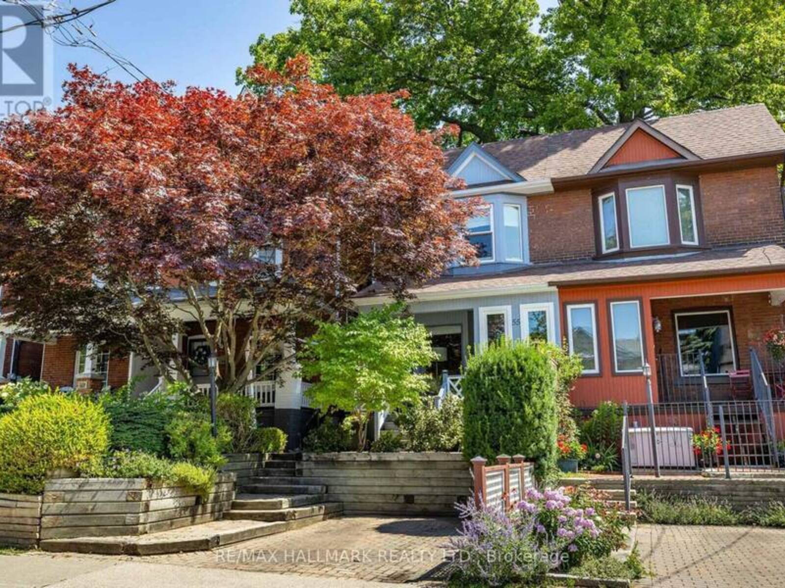 55 WAVERLEY ROAD, Toronto, Ontario M4L 3T2