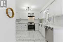122 BROWNING TRAIL | Barrie Ontario | Slide Image Sixteen