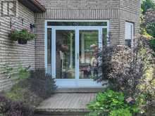 122 BROWNING TRAIL | Barrie Ontario | Slide Image Two