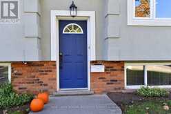 699 CASTLEGUARD CRESCENT | Burlington Ontario | Slide Image Three