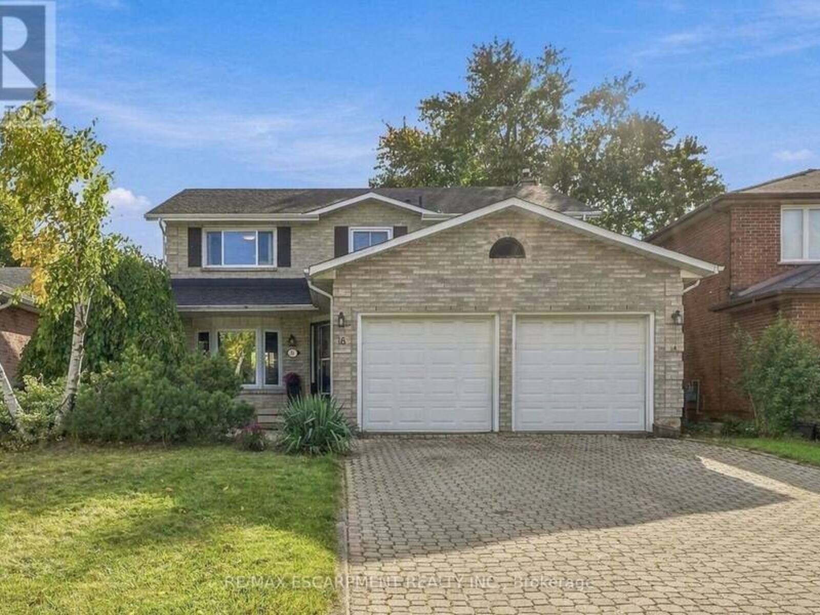 18 ROWNTREE DRIVE, Hamilton, Ontario L8W 2M8
