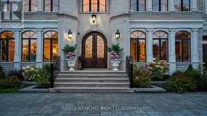 10 YONGEVIEW AVENUE | Richmond Hill Ontario | Slide Image Twelve