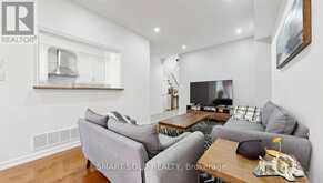 6 KINNEY GATE | Vaughan Ontario | Slide Image Nine