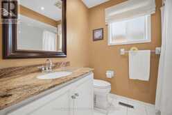 582 PLANTATION GATE | Newmarket Ontario | Slide Image Thirty
