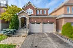 582 PLANTATION GATE | Newmarket Ontario | Slide Image Three