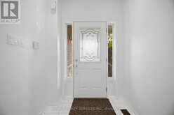 582 PLANTATION GATE | Newmarket Ontario | Slide Image Five
