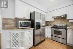 582 PLANTATION GATE | Newmarket Ontario | Slide Image Nine