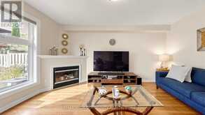 79 RED RIVER CRESCENT | Newmarket Ontario | Slide Image Thirteen