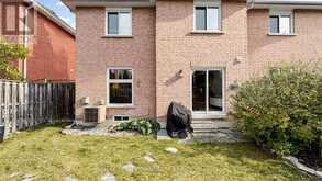 79 RED RIVER CRESCENT | Newmarket Ontario | Slide Image Forty