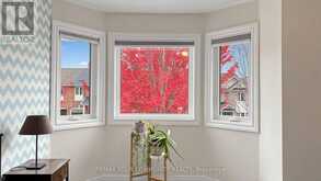 79 RED RIVER CRESCENT | Newmarket Ontario | Slide Image Thirty